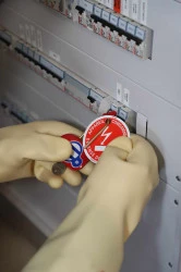 Habilitation électrique pour non-électricien BS BE manœuvre  